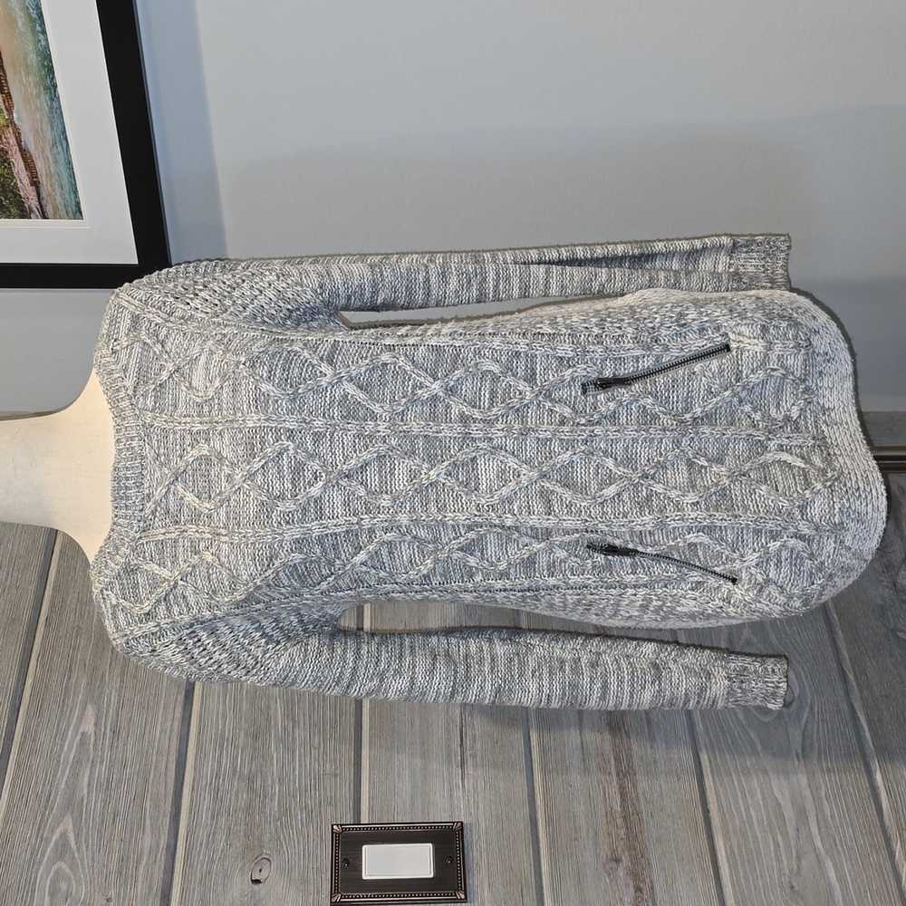 Gray Cable Knit Sweater with Zipper Pockets